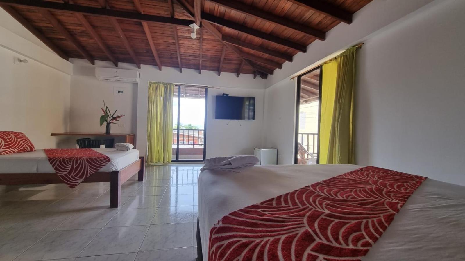 Hotel Bahia Yubarta Баия Солано Екстериор снимка